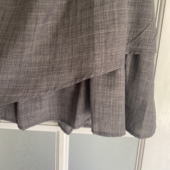 Sleeveless top. - Picture 3 of 3